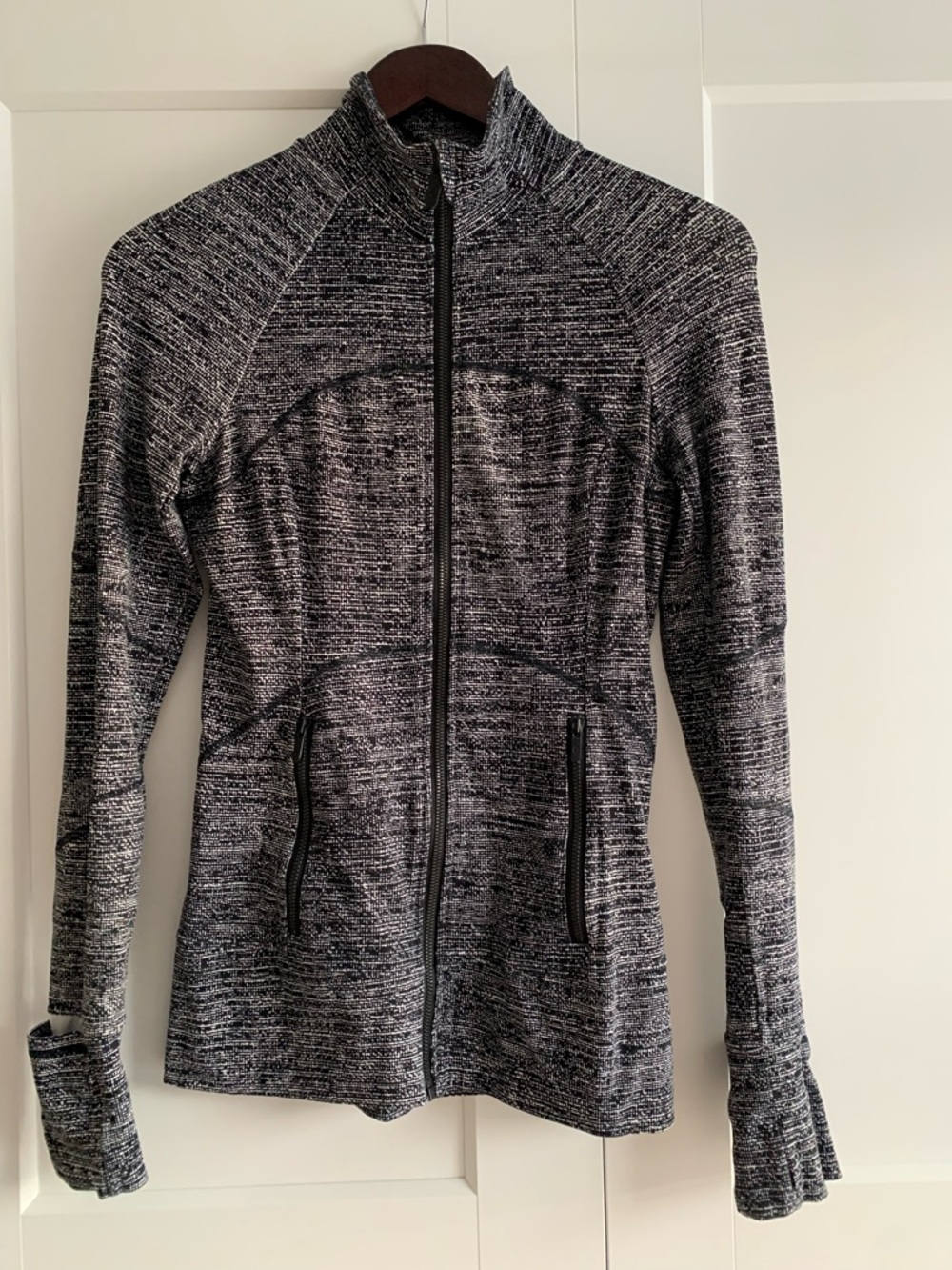lululemon contour jacket white-Black Full-Zip light Jacket with thumb holes
